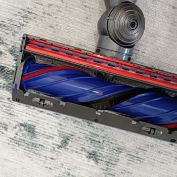 Dyson V8 Süpürge Başlık Sorunu: 13 Gün İçinde Parçalar Döküldü