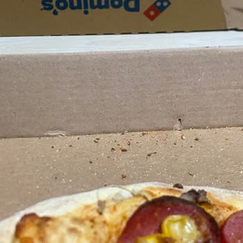 Soğuk Ve Hijyen Sorunlu Pizza Deneyimi