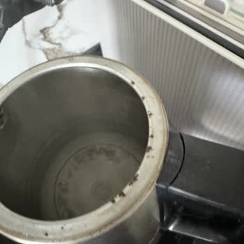 Paslanan Çaydanlık Sorunu