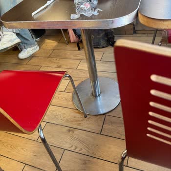Burger King Şubesinde Hijyen Sorunları Ve Klima Problemi