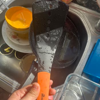 Karaca Kaşık: Sağlık Ve Güvenlik Tehlikesi