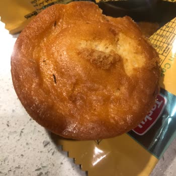 İndirimli Keklerde Böcek Şoku