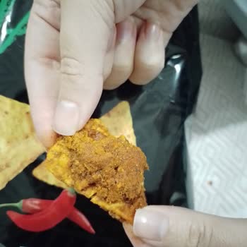 BİM Party Taco Cipsin İçinden Çıkan Gizemli Cisimler