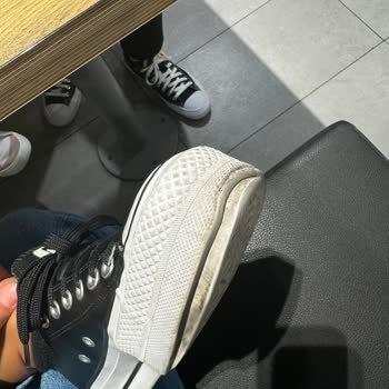Converse Ayakkabımda Kalite Sorunu Ve Mağaza İlgisizliği
