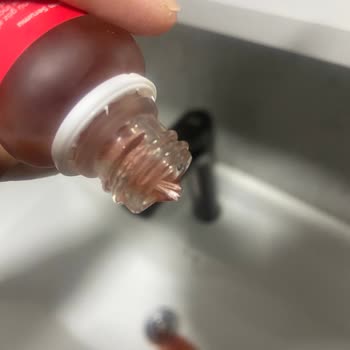 SHE Vec Red Velvet Serumda Beklenmedik Beyaz Kalıntılar