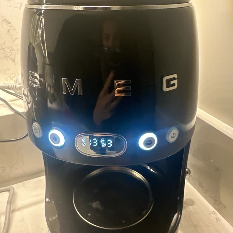 Smeg Kahve Makinesi Hayal Kırıklığı: Soğuk Kahve Ve Çalışmayan Fonksiyonlar