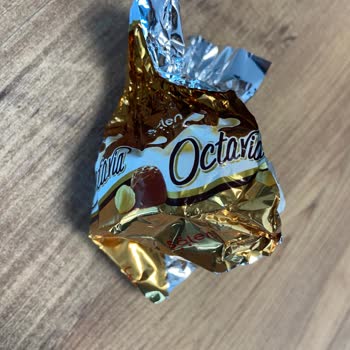 Kurtlanmış Çikolata Şikayeti