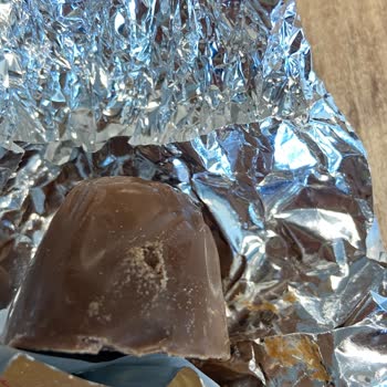 Kurtlanmış Çikolata Şikayeti