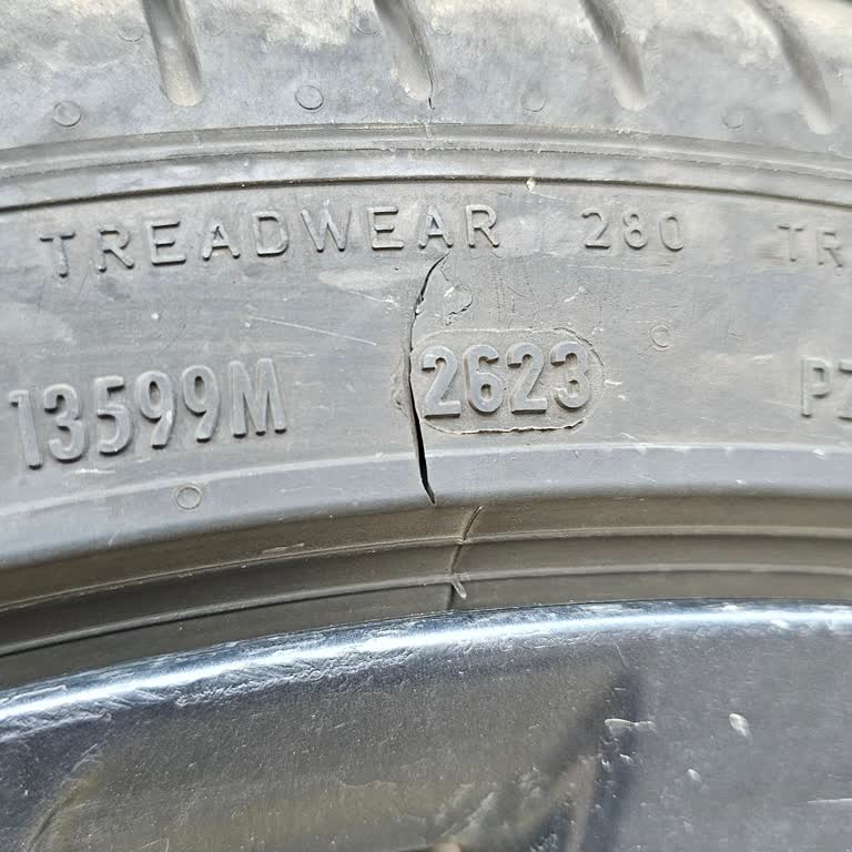 Tesla Model Y Lastik Dayanıklılığı Sorunu