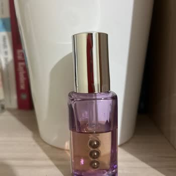 L’Oreal Revitalift Filler Eye Serum Turned Yellow – Concerned About Safety and Quality