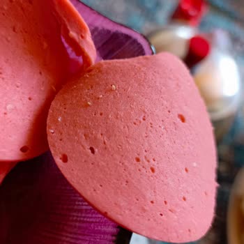 Hijyen Sorunu: Piliç Salamda Tavuk Tüyleri