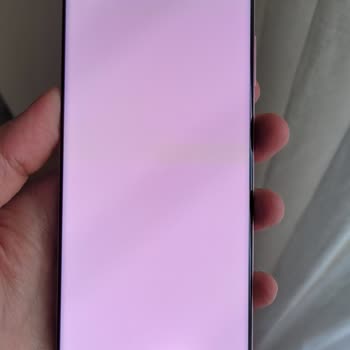 Samsung Galaxy S20'nin Kronik Beyaz Ekran Sorunu