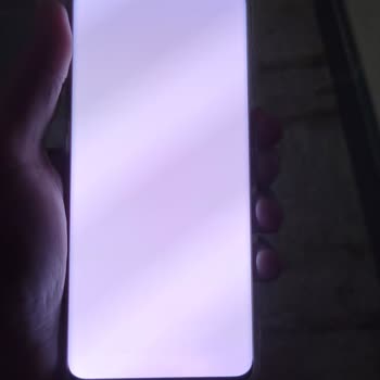 Samsung Galaxy S20'nin Kronik Beyaz Ekran Sorunu