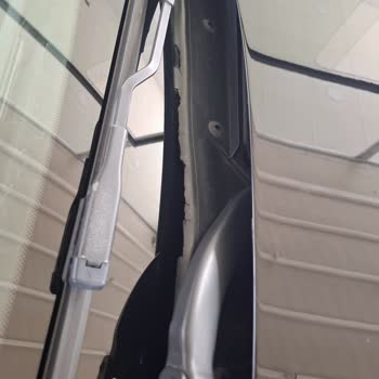 BMW 1.18i 2015 Modell – Windschutzscheiben-Plastik bricht ab, keine Qualität bei teuren Ersatzteilen