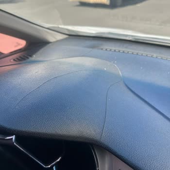 Kia Ceed Aracımın Göğsündeki Çatlaklar İçin Çözüm Bekliyorum