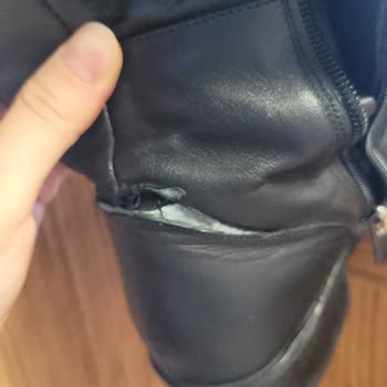 Marjin Ayakkabı Kaliteli Ve Dayanıklı Olduğu İddia Edilen Çizmenin Erken Yıpranması