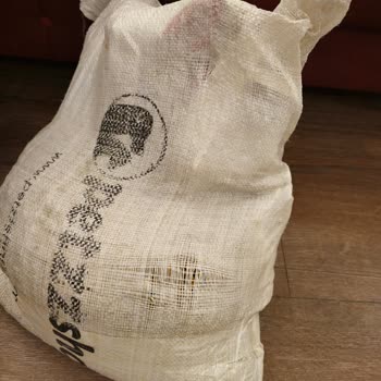 İdefix Kedi Maması Teslimatında Yırtık Paket Sorunu