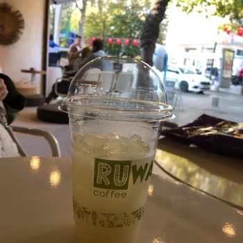 Ruwa Coffe Yarısına Kadar Buz Dolu Limonata!