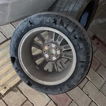 Goodyear Lastiğin Parçalanması