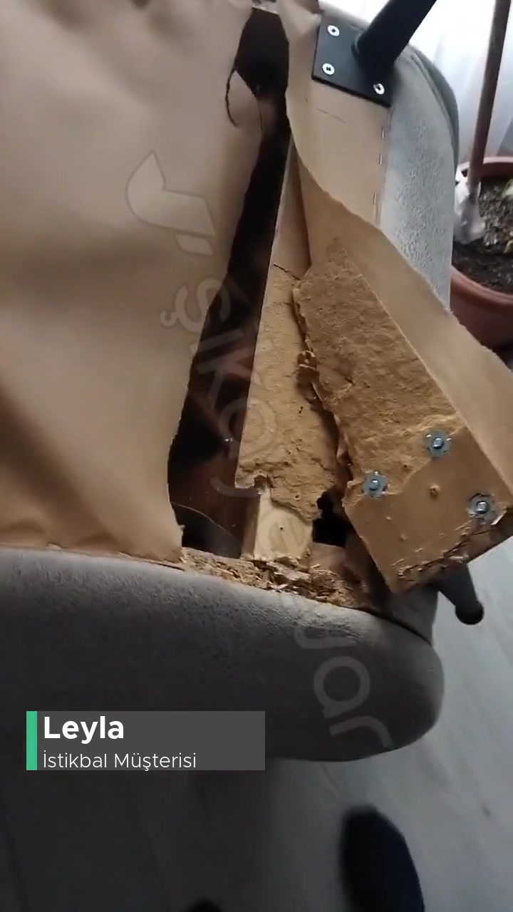 İstikbal'in Kötü Koltuğu videonun kapak resmi