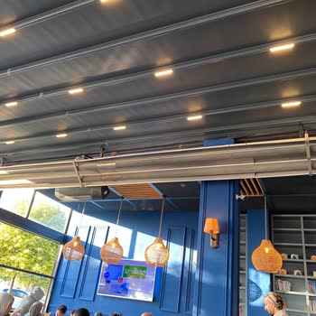 Soğuk Kafe Ortamında Bebeklerle Zor Anlar