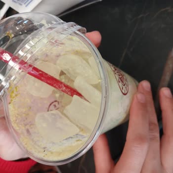 Buz Dolu Fıstıklı Latte Hayal Kırıklığı