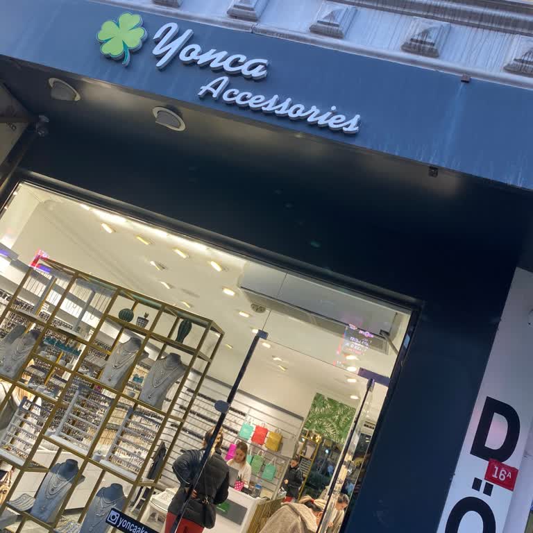 Mağazada Azarlayıcı Üslup Ve Yetersiz Bilgilendirme