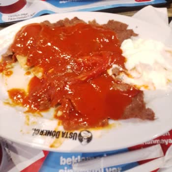 Bayat İskender Ve İlgisiz Hizmet