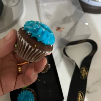 Manolya Pastaneleri Hazır Ürünü Pahalıya Satıyorlar!