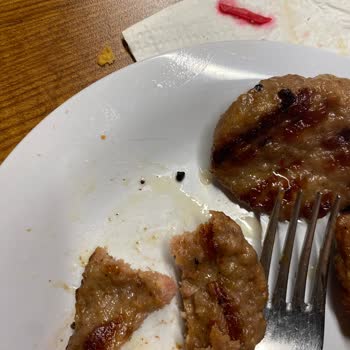 Köfteci Yusuf'ta Hizmet Ve Hijyen Sorunu