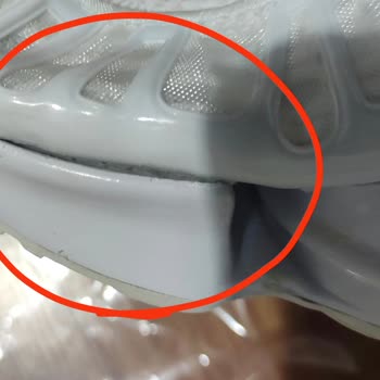Nike Ayakkabıda Beklenmedik Yıpranma Ve Yetersiz İnceleme