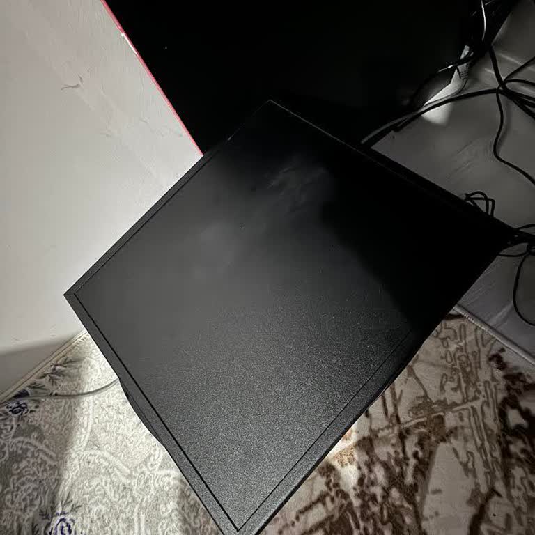 Logitech Z906 Ürününde Çizikler Ve Aşırı Isınma Sorunu