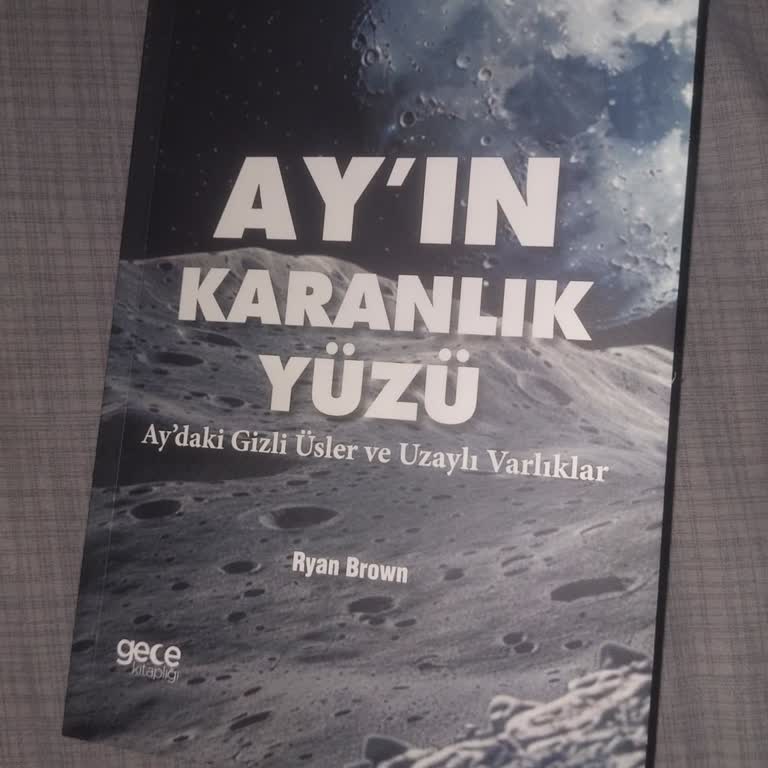 Hayali Yazar Ve Çöp Kitap Skandalı