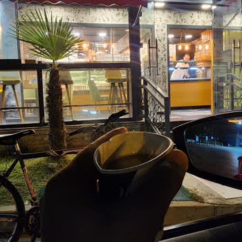 Kurtköy Şubesi'nde Kalitesiz Bardak Ve Kötü Hizmet