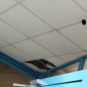 Alanya Konaklı Mağazasının Bakımsızlığı Güvenlik Tehdidi Yaratıyor