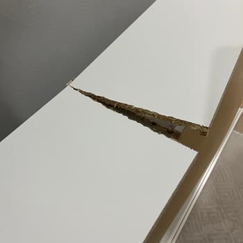 IKEA Billy Kitaplık Montajında Beklenmedik Sorunlar