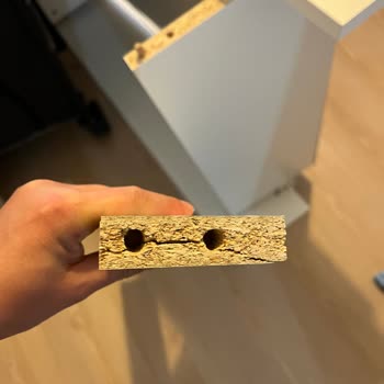 IKEA Billy Kitaplık Montajında Beklenmedik Sorunlar