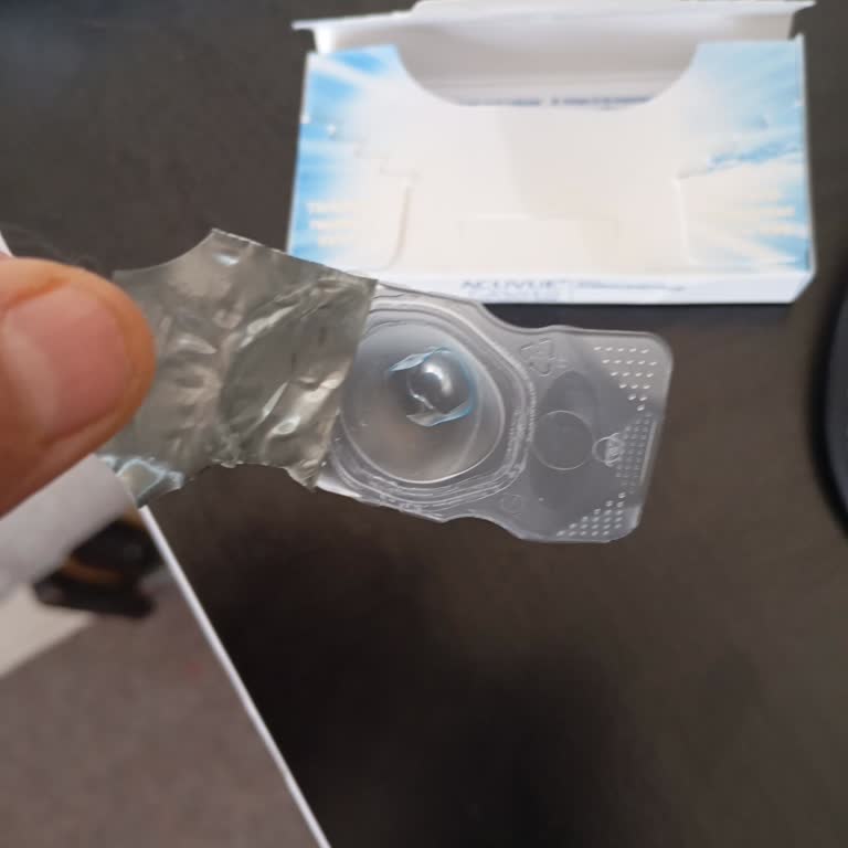 Kuru Ve Yapışmış Lens Sorunu