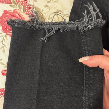 Rengi Solan Ve Sökülen Pantolon