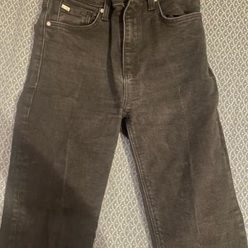 Rengi Solan Ve Sökülen Pantolon