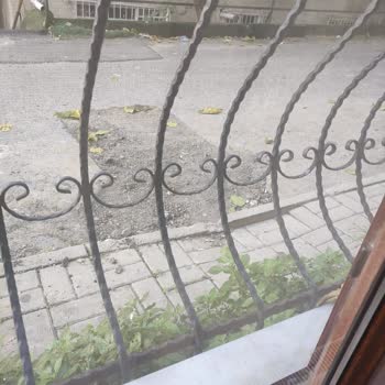 Yağmurda Su Baskını: İhmal Edilen Asfalt Yama Sorunu