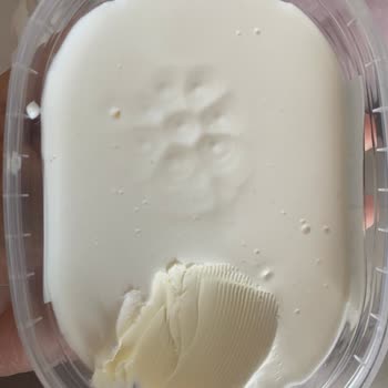 İçim Marka Kaymakta Plastik Koku Şoku