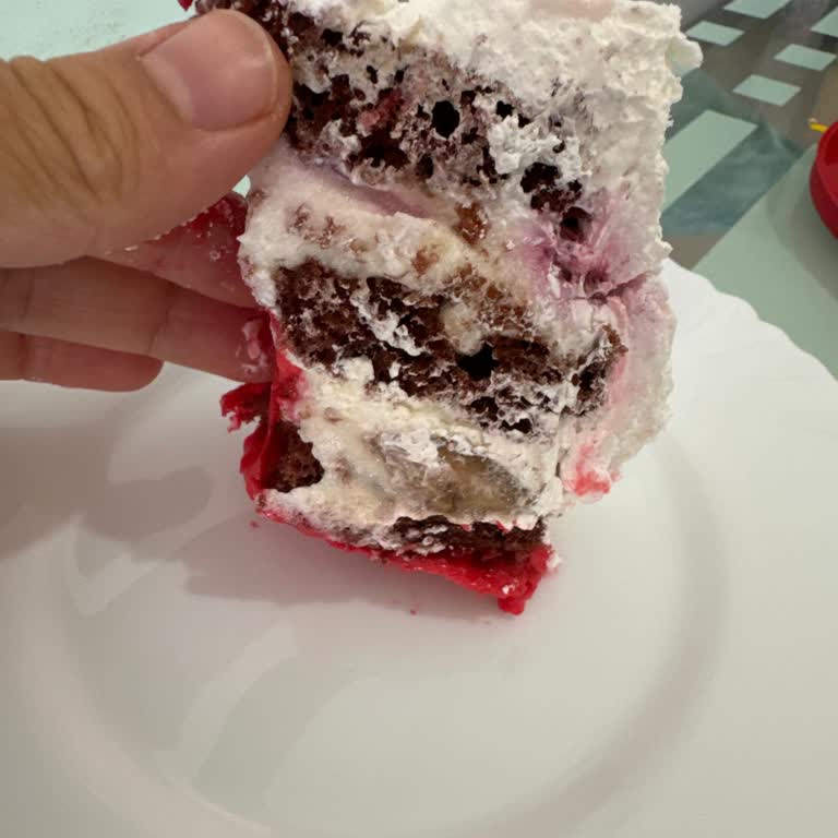 Hayal Kırıklığı Yaratan Doğum Günü Pastası Deneyimi