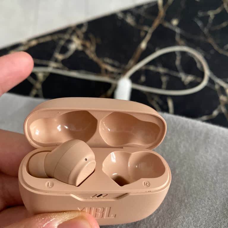 Kaybolan Sağ Kulaklık İçin Yedek Parça Arayışı