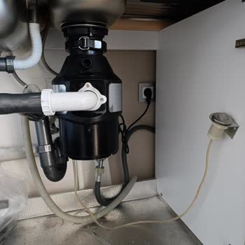 Teka Çöp Öğütücü Çalışmıyor: Komşular Da Aynı Sorunu Yaşıyor