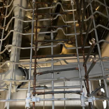 Beko Bulaşık Makinesi Sepetleri Dökülüyor, Paslı Parçalar Çıkıyor