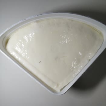 Son Kullanma Tarihi Geçmiş Peynir Satışı Tehlike Saçıyor