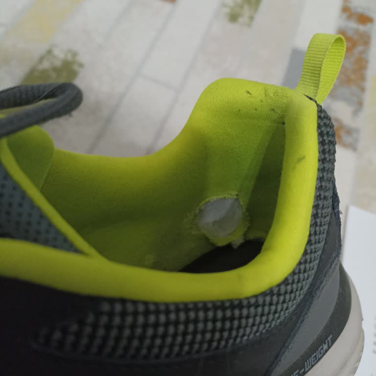 Skechers Ayakkabıda Beklenmedik Yırtılma Sorunu