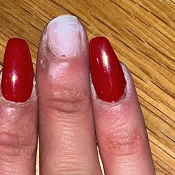 Başarısız Manikür Ve İlgisiz Hizmet Deneyimi