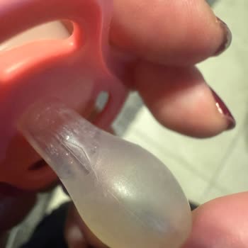 Philips Avent Emziği Güvenlik Sorunu: Kopan Parça Riski